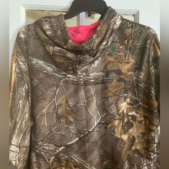 Realtree Women’s Hunting Sweatshirt XXL - Picture 2 of 3